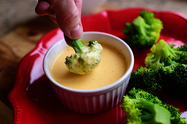 how to make a cheese sauce for broccoli