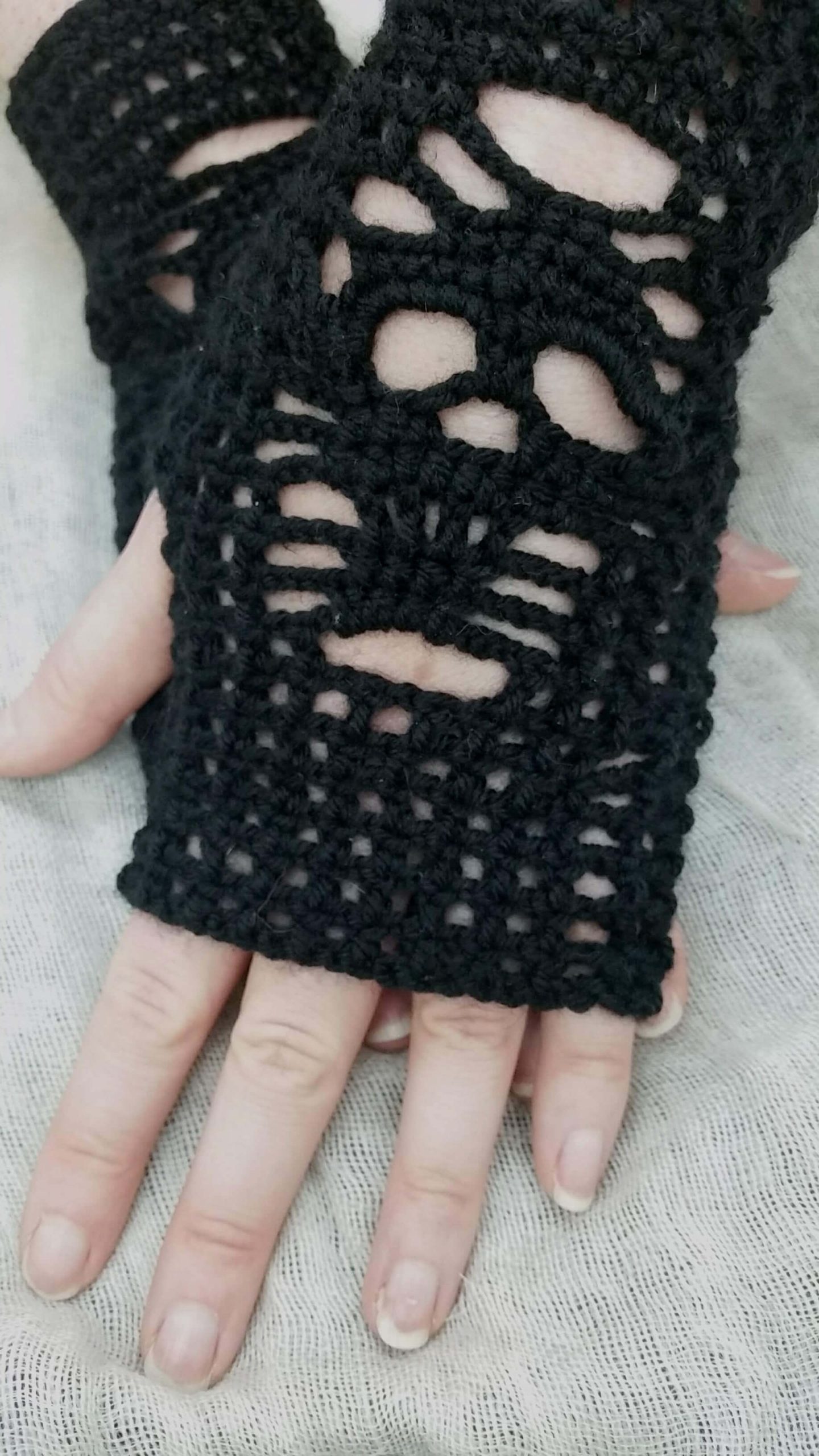 crochet skull gloves free pattern