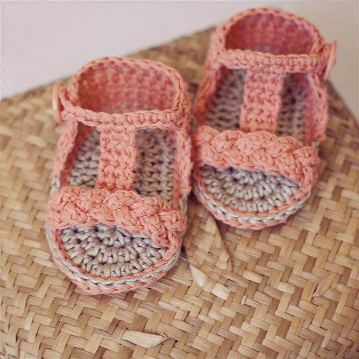 crocheted baby flip flops