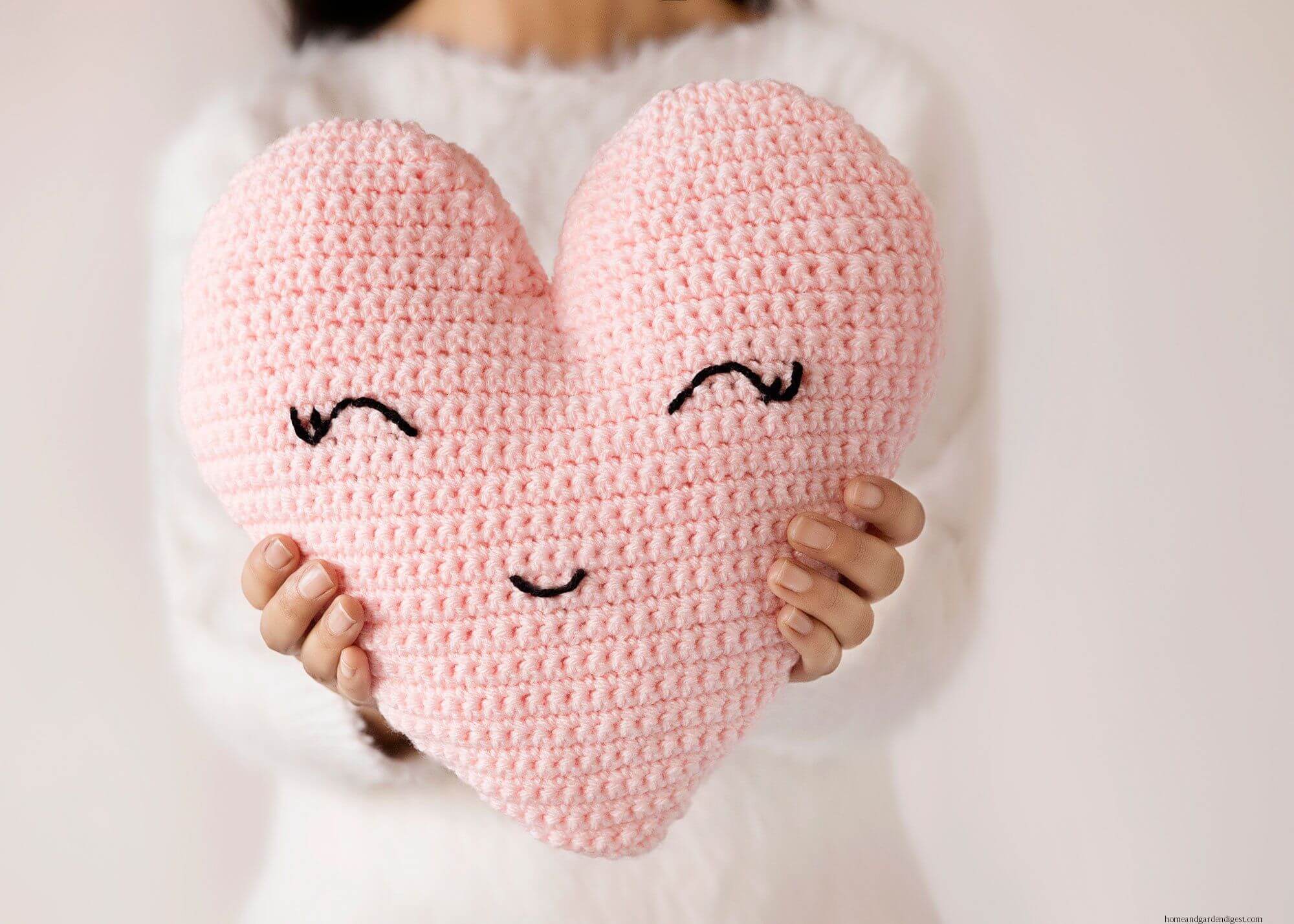 Crochet heart tote for Valentine's Day ♡ #greenscreenvideo #crochet #